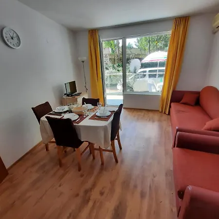 Beutiful Ground Floor Apartment Close To Beach Lägenhet Slăntjev Brjag