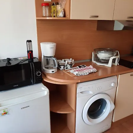 Beutiful Ground Floor Apartment Close To Beach Lägenhet *