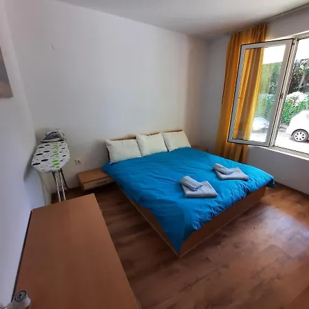 Beutiful Ground Floor Apartment Close To Beach Lägenhet Slăntjev Brjag